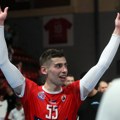 Nejić bi da ostane - Prva generacija sa duplom krunom