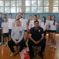 Slavni čileanac promoviše sport: Nesvakidašnji gost u paraćinskoj OŠ „Momčilo Popović Ozren“