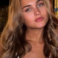 Afera! Isplivali šokantni snimci Sofi Tkačenko: Šetala ulicom devojku na povocu, a onda su se strasno ljubile