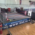 Uz pomoć trenera i takmičara, nakon više od pola veka, ring Boks kluba Banat ponovo u funkciji! Boks klub Banat