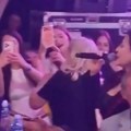 Kakav snimak! Ceca sišla sa bine, zagrlila oca, pa zapevala svoj čuveni hit: sve puca od emocija