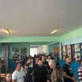 (Foto) Otvorena biračka mesta na Kosovu i Metohiji: Pravo glasa ima 2.092.174 građana