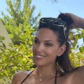 (Foto) Bujne grudi Nine Radulović pomutile razum muškarcima: Svi se pitaju da li je ugradila silikone, skinula se u kupaći i…