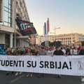 VIDEO Građani se okupljaju kod Banovine: Godinu dana od nereda kod prostorija SNS-a