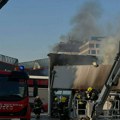 Локализован пожар у Новом Саду: Запалио се магацин курирске службе, две особе повређене