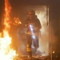 Požar progutao kuće, nepokretni muškarac izgubio život