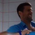 ATP objavio nesvakidašnji snimak: Novak urla i cepa majicu u toaletu, a onda se sve saznalo (video)