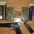 Novi Pazar: Pištolji za pojasom i municija u aktovki