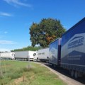 Kolone kamiona na graničnim prelazima: Na Bogojevu teretna vozila čekaju pet, na Batrovcima četiri sata