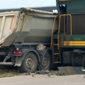 Sudarili se lokomotiva i šleper na pružnom prelazu kod Loznice: Pričinjena velika šteta "Kamion se nije propisno zaustavio"…