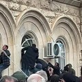 Predsednik Abhazije odbio da dâ ostavku uprkos zahtevima demonstranata koji su upali u institucije