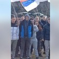 Kontra-studenti ne mogu da se dogovore kako da pevaju himnu (VIDEO)