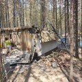 Vlasnici vikendica u Vincima krive Vojsku Srbije za veliki požar: „Plaćamo dažbine kao na Senjaku, a ostavilI nas da sami…