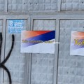 Plakati na školama u Severnoj Mitrovici: „Hoću da učim“, „Ne damo Srbiju“, „Hoću normalan život“