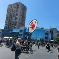 FOTO, VIDEO: Novosađani blokadom raskrsnica i tišinom obeležavaju deset meseci od pada nadstrešnice