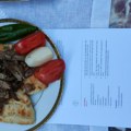 (Foto, video) U rezidenciji ambasadora Turske predstavljena knjiga „Turska kuhinja“: Gosti probali ramazanski desert koji se…