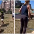 (Video) Zbog trotineta napala dete! Snimak koji je uznemirio javnost. Oštre reakcije nakon incidenta na javnom prostoru.