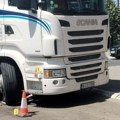 Kamion otkinuo deo zgrade! Neverovatna scena u Kragujevcu, cela ulica blokirana: Stanari u šoku!