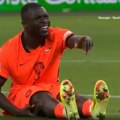(VIDEO) Fer-plej? Brobi povređen, Nmeča daje gol, Klop aplaudira