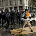 Francuska izvodi masovne policijske snage na ulice