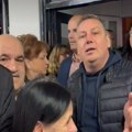 Grupa naprednjaka prekinula tribinu "ProGlasa" u Zrenjaninu, vodio ih zamenik gradonačelnika
