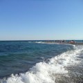 Stravična tragedija na Halkidikiju Devojčicu (13) ubio grom na plaži Poseidi! Majka lakše povređena