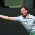 Medvedev rutinski, Fis nepobediv za Cicipasa: Poznati prvi učesnici osmine finala Mastersa u Rimu