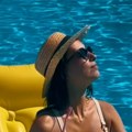 Naša voditeljka grmi u bikiniju: Pokazala telo nakon dva porođaja, otkrila trik za uživanje na miru