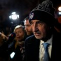 Starac ga udario štakom u glavu: Babiš namerava da se vrati kampanji