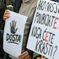 Protest u Sarajevu: Premijer kantona dao ostavku, vozač tramvaja pušten iz pritvora