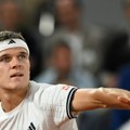 Novakov "dželat" nije mogao do nove senzacije, Menšik u polufinalu Rolan Garosa