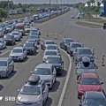 Kolona od 10 kilometara na ulazu u Srbiju: Putnici satima zarobljeni na vrućini, evo gde nema većih gužvi