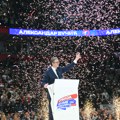Nije kandidat, a obmanjuje narod, SNS prvi put ima ozbiljnu konkurenciju: Ubitačna analiza BBC-a o Vučiću i izborima