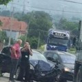 Најмање два возила учествовала у судару код Крушевца: На путу расути делови аутомобила