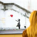 Zavirite na izložbu "Banksy u Beogradu:" Dela na jednog od najtajanstvenijih svetskih umetnika u Srbiji