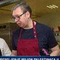 Vučić peče ćevape u Nišu: "Stigli su ćaciji, pa moraju da se nahrane"
