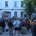 Protest u Bečeju zbog obrušavanja plafona u školi