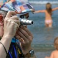 Na Jadranu uhapšen još jedan manijak, snimao golišavu decu na plaži: Teško da biste primetili gde krije kameru