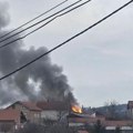(Video) Veliki požar na Avalskom putu: Gori porodična kuća, vatrogasci na licu mesta