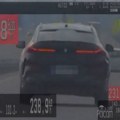 (Video) Presretač uhvatio BMW u nasilničkoj vožnji na auto-putu kod Rume: Državljanin Nemačke vozio skoro 240 na sat