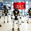 Vučiću predstavljeni roboti u Kineskom kulturnom centru: "Srbija most za inovacije u Evropi" (video)