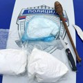 Policija zaustavila automobil na Pupinovom mostu pa pronašla drogu i oružje: Više osoba uhapšeno (foto)
