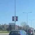 (Video) Lančani sudar na Novom Beogradu: Učestvovalo više vozila, Hitna pomoć dojurila na lice mesta