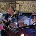 Ćana uletela na koncert u oltajmeru! Publika na Tašmajdanu poludela, pevačica zapevala iz automobila svoj hit: Pogledajte…