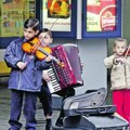Veliko slavlje u domu Pilerovih! Počeli kao svirači u Knez Mihajlovoj, osvojili 100.000 evra, a sad javno podelili prelepe…