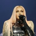 Madona se prosula na bini tokom koncerta! Pevačica doživela neviđeni peh, hit snimak obišao svet