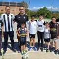 Legende FK Partizan i nekoliko sadašnjih igrača gosti Rakovca