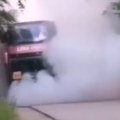Zapalio se autobus koji je bio pun dece! Jeziva scena kod Vrnjačke Banje (video)