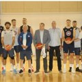 Dodik posetio srpske košarkaše i uručio pojedincima ukaze o odlikovanju