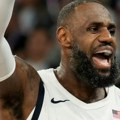 Lebron Džejms otkrio šta je rekao Amerima na poluvremenu, pa za sam kraj opisao okršaj Jokića i Embida